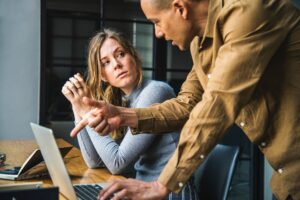 Guide complet des formations certifiantes en intelligence émotionnelle : débouchés professionnels, reconnaissance et conseils pratiques.
